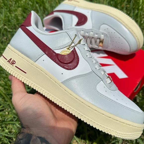 NIKE AIR FORCE 1 LOW GREY CREAM - Picture 1 of 3